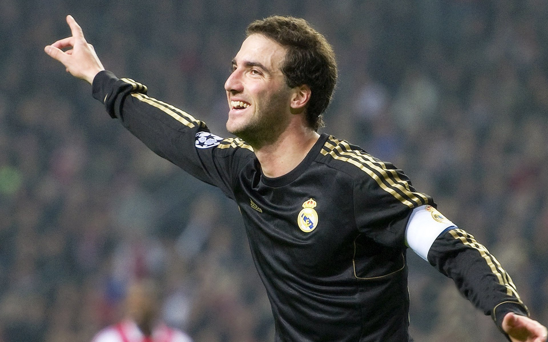 开云体育入口-皮克关键制胜，曼城轻取挪威之旅，一场友谊赛的亮点